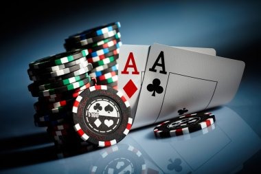 Betting interface showing Player, Banker, and Tie options with current table limits